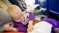 Consejos para viajar en avión con niños pequeños